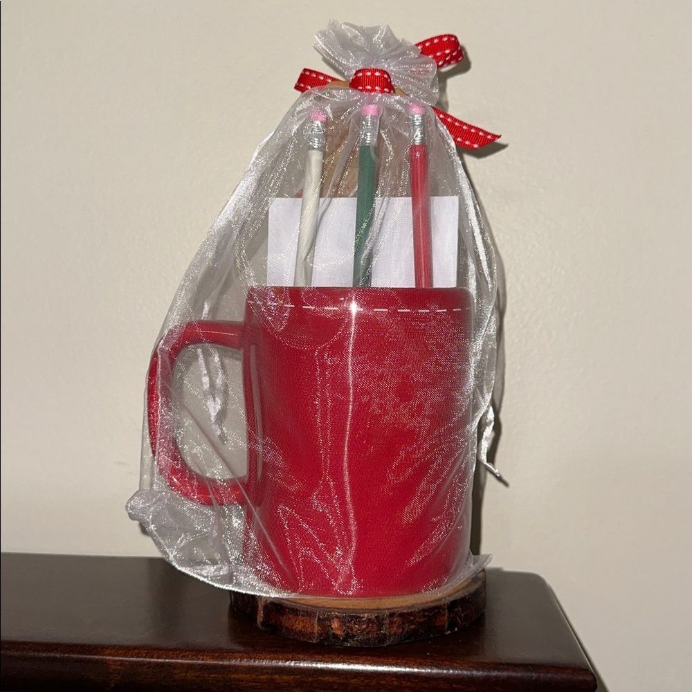 RAE DUNN. Artisan Collection by Magenta SANTA’S HELPER Red White Stationary MUG - Picture 6 of 8
